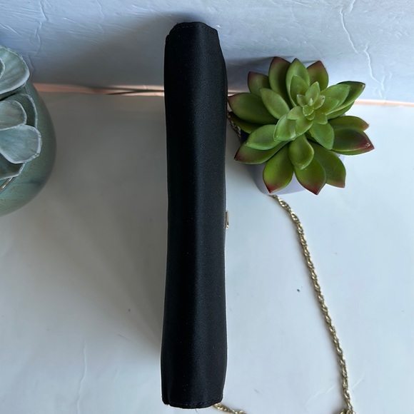 Vintage Tano of Madrid Black Clutch with Gold Chain Strap - Picture 6 of 14